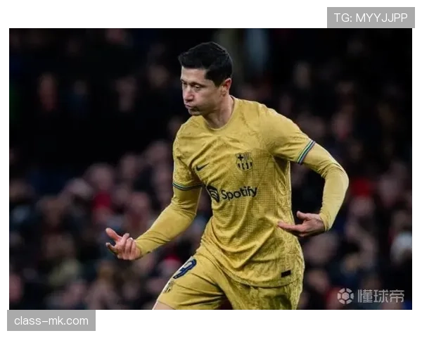 莱万多夫斯基拦截抢断表现亮眼，成球队防守关键枢纽