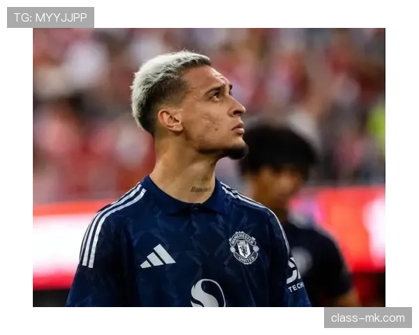 安东尼式盘带惊艳全场,曼联边锋展现魔术脚法 安东尼式盘带惊艳全场,曼联边锋展现魔术脚法