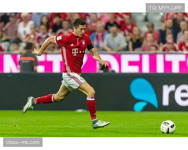 沙尔克主帅战术革新奏效,率队豪取连胜状态火热 沙尔克主帅战术革新奏效,率队豪取连胜状态火热